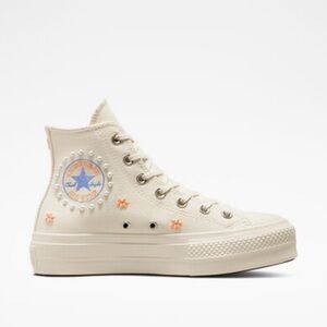 New with tags never worn converse!